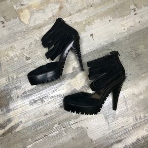 Black suede Heels